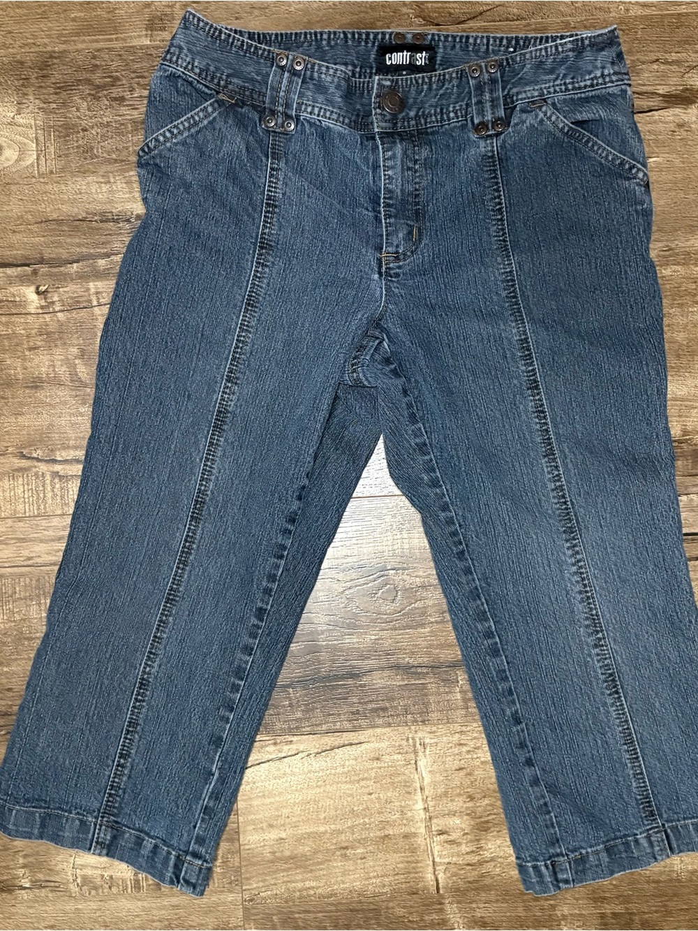 Contrast Women’s Dark Denim Capris